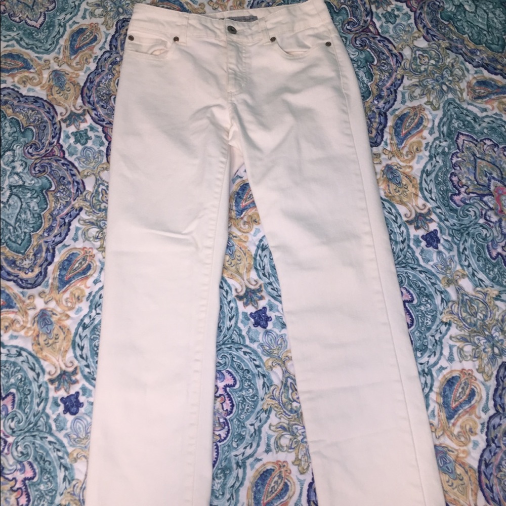 Like New Chico’s Ultimate Fit Jeans